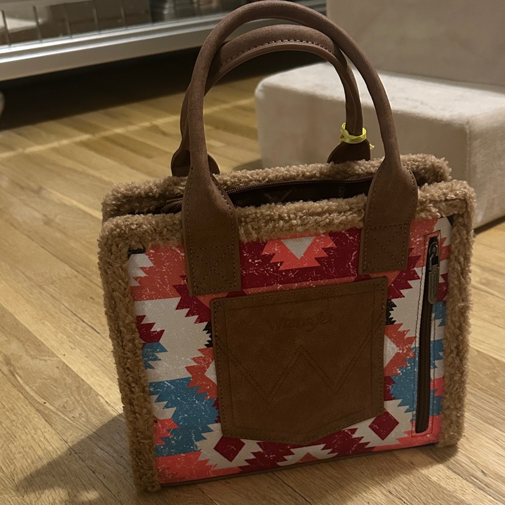 Wrangler Aztec Pattern Purse - Picture 3 of 7